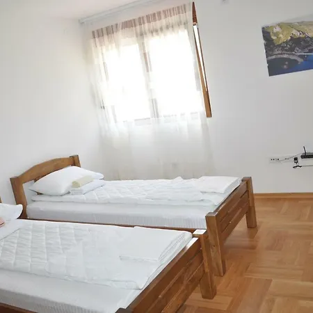 פלוזינה Apartments Ravno מראה חיצוני תמונה