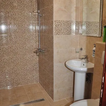 פלוזינה Apartments Ravno מראה חיצוני תמונה