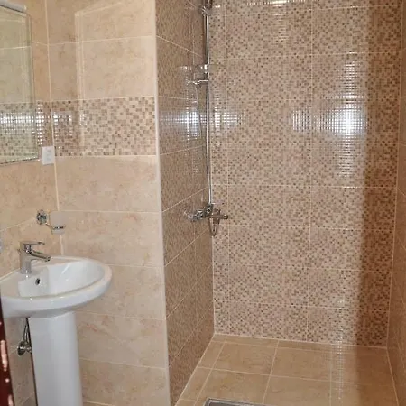 פלוזינה Apartments Ravno מראה חיצוני תמונה