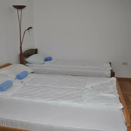 פלוזינה Apartments Ravno מראה חיצוני תמונה