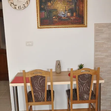 פלוזינה Apartments Ravno מראה חיצוני תמונה