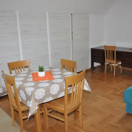 פלוזינה Apartments Ravno מראה חיצוני תמונה