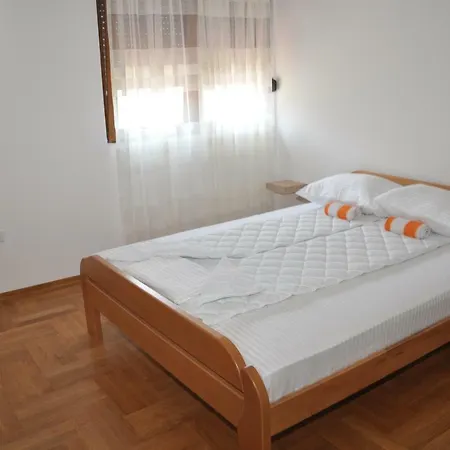 פלוזינה Apartments Ravno מראה חיצוני תמונה