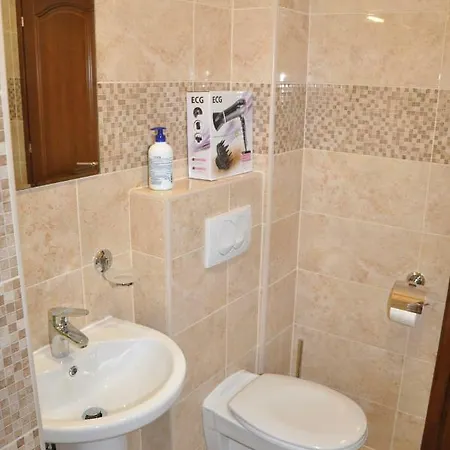 פלוזינה Apartments Ravno מראה חיצוני תמונה
