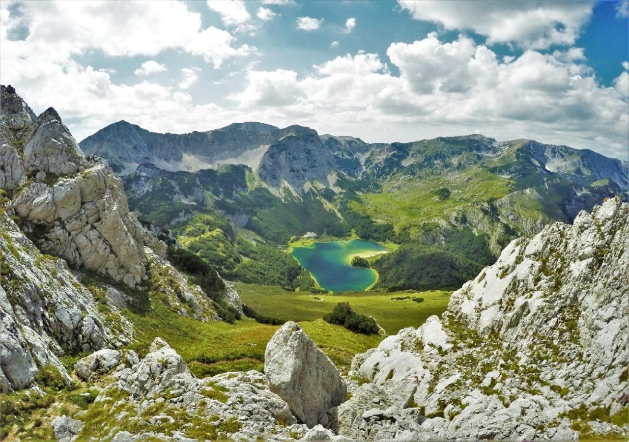 Ravno *