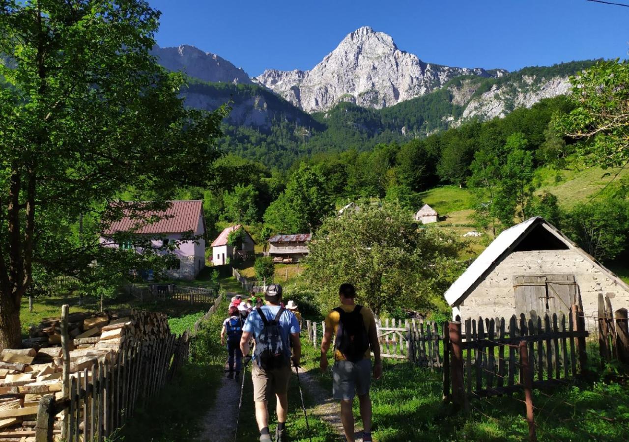 Ravno *