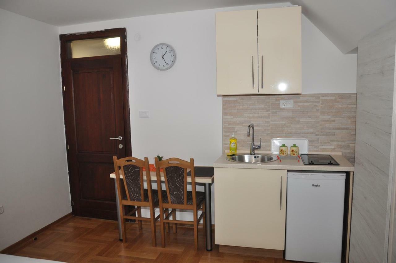 Ravno Apartment *