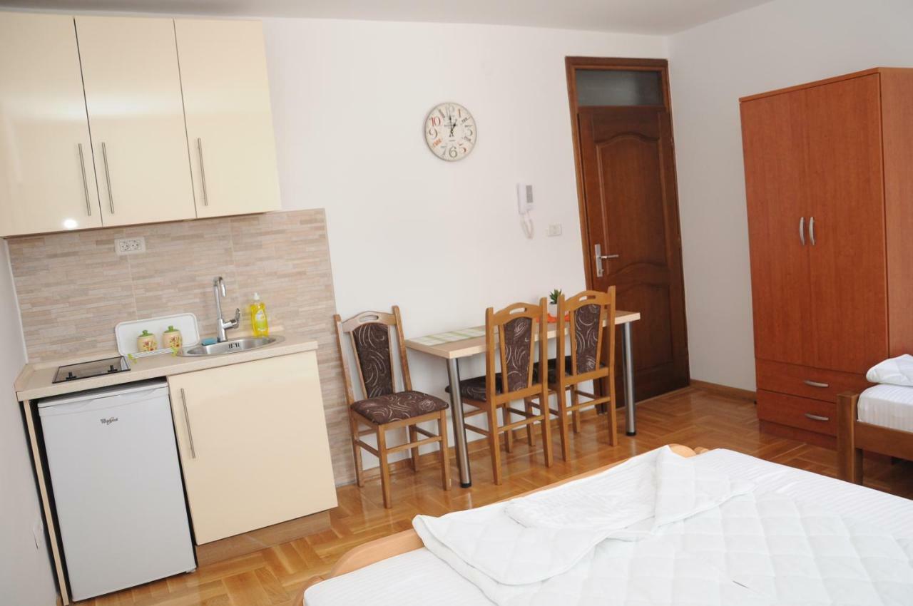 Apartment Ravno *